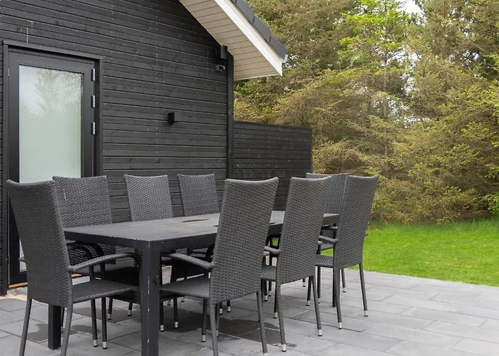 Semesterbostad Gorgeous In With Jacuzzi Blokhus